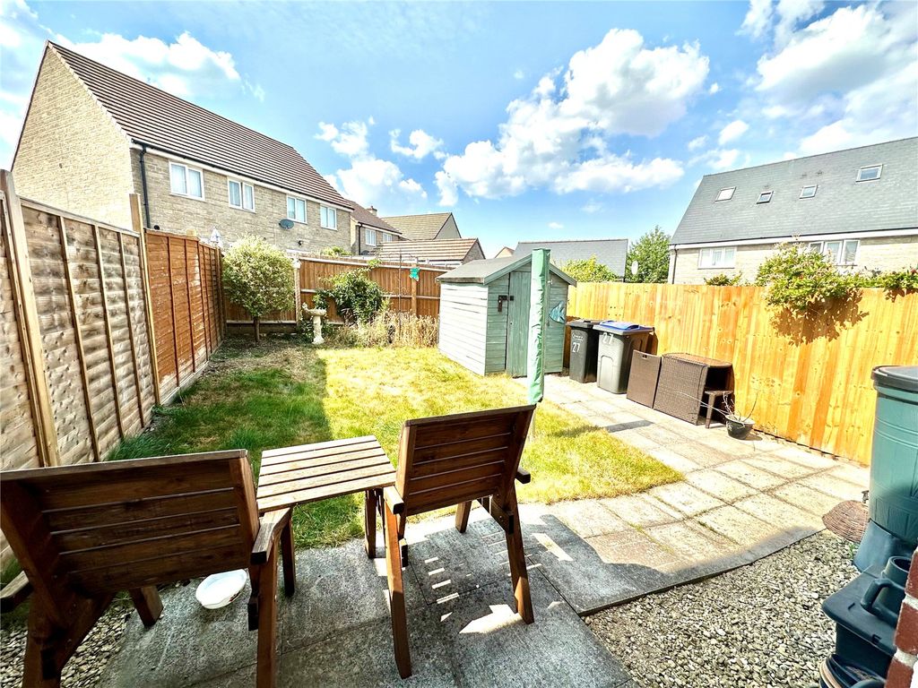 Property photo 2 of 11 Picture No. 15