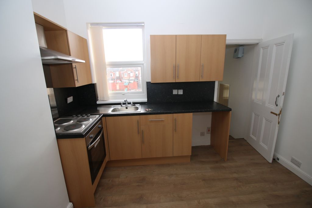Property photo 2 of 4 Kitchen