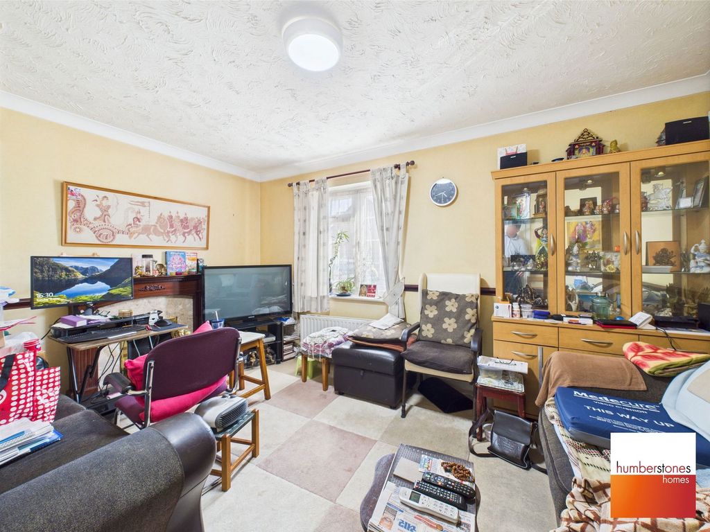 Property photo 2 of 12
