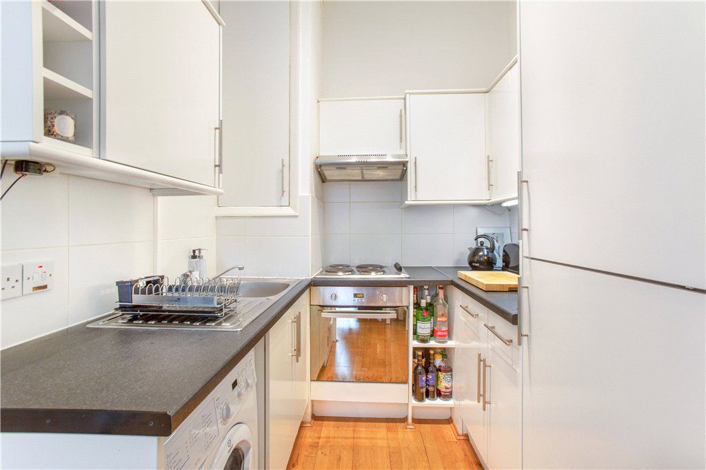 Property photo 3 of 6 Kitchen