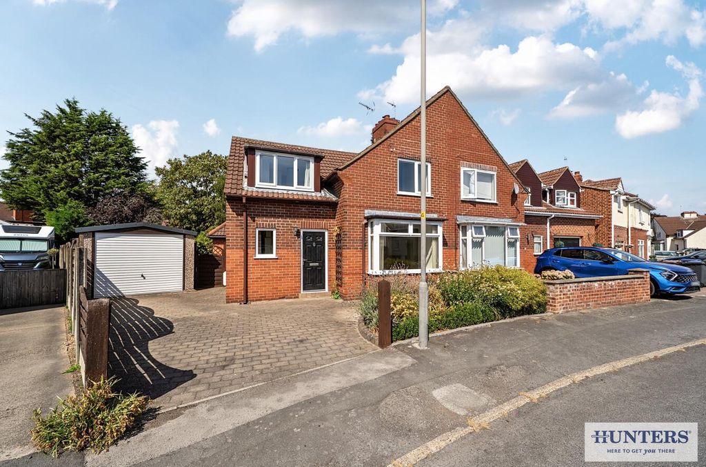 Property photo 1 of 21 5Eeeaeed-2A0c-4B28-835F-7834A8c09671.Jpg