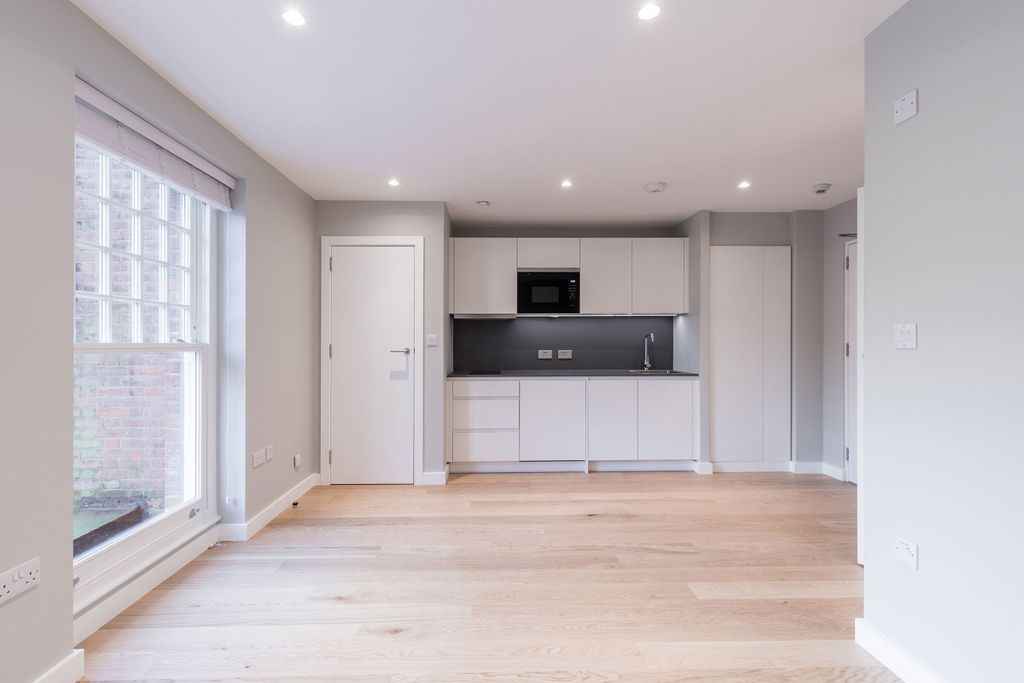 Property photo 2 of 14 Kitchen