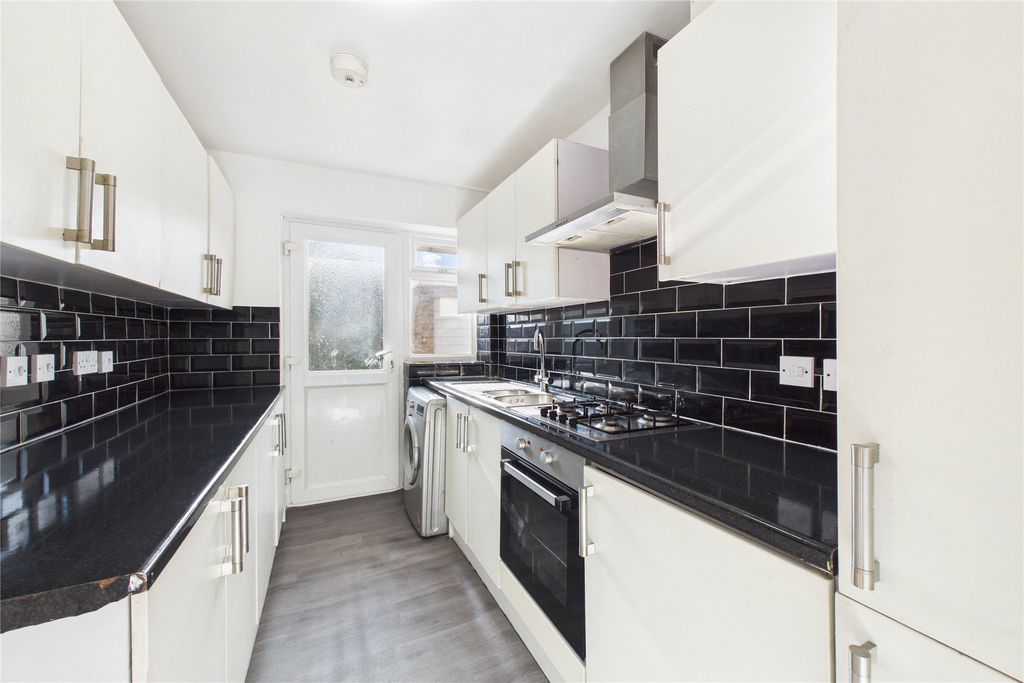 Property photo 3 of 7 Picture No. 20