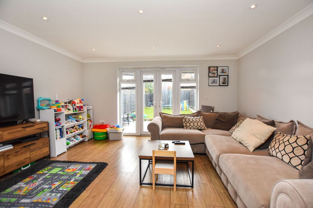 Property photo 3 of 17