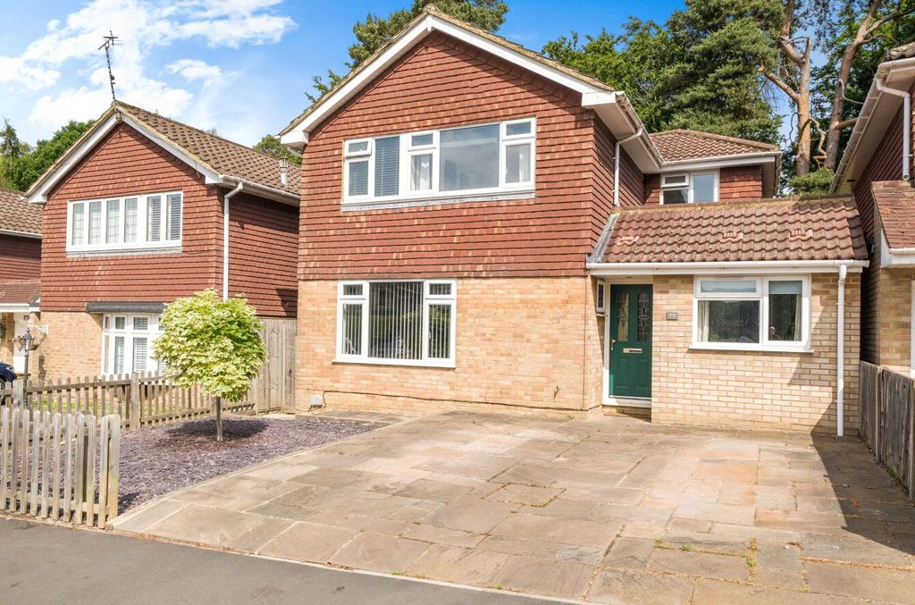 Property photo 1 of 24 Picture No. 12