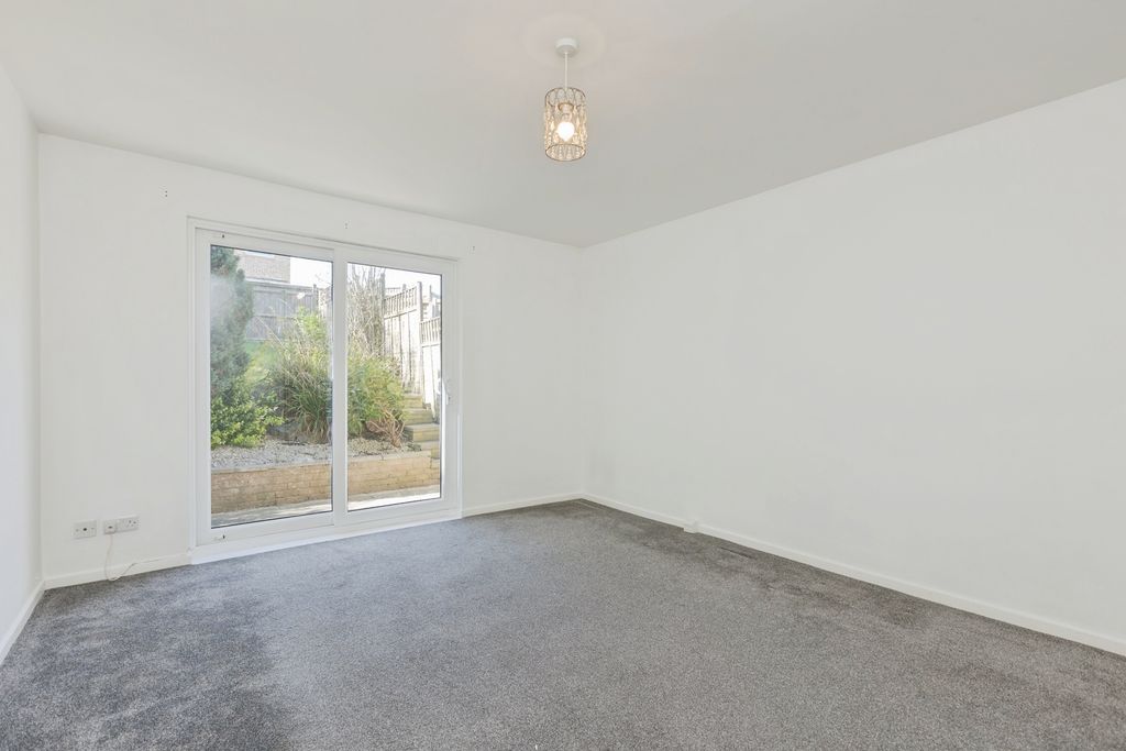 Property photo 2 of 12 Pbox-Img.Jpg