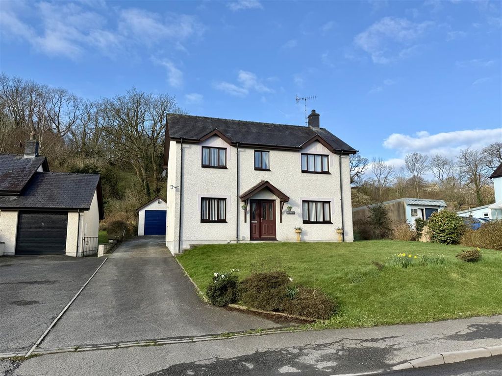 Property photo 2 of 35
