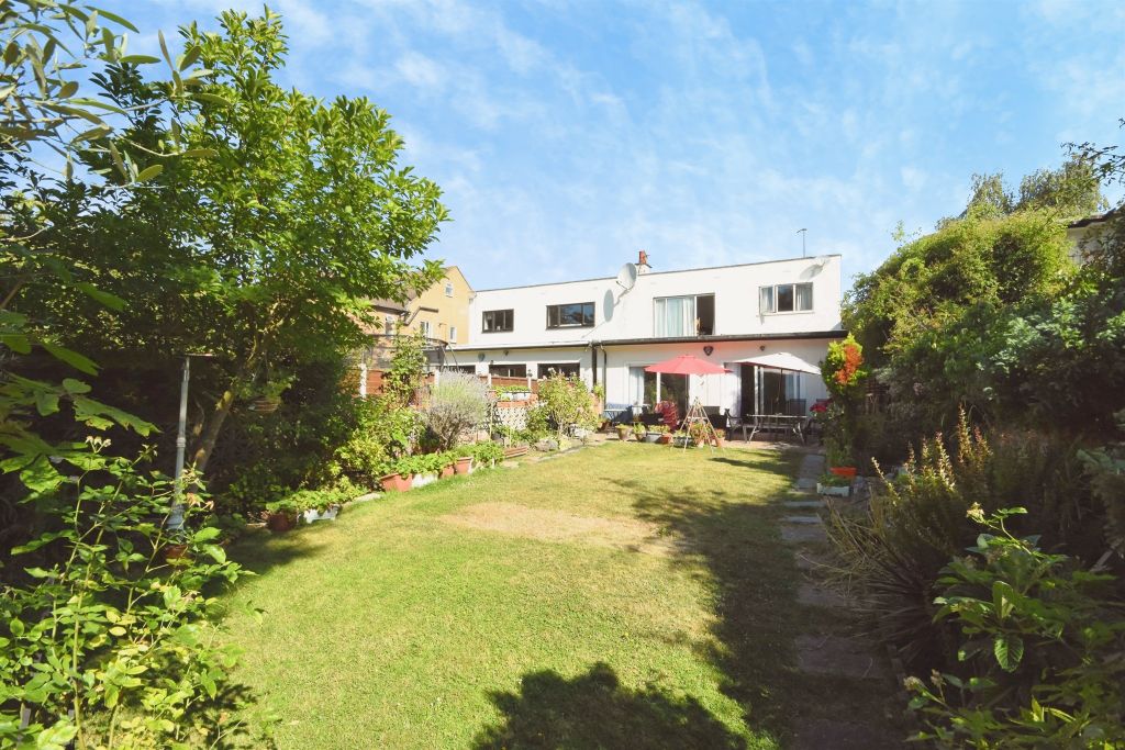 Property photo 3 of 19