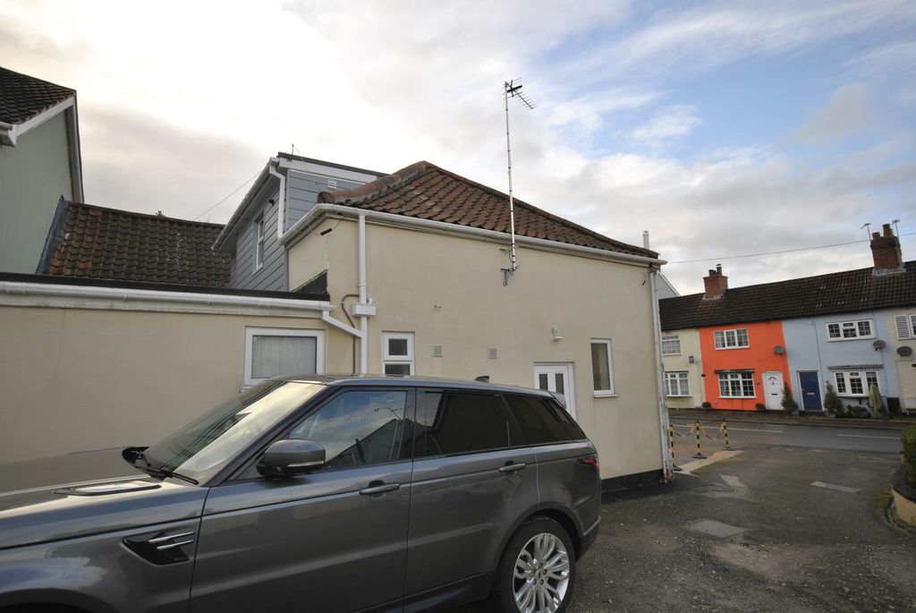 Property photo 2 of 22
