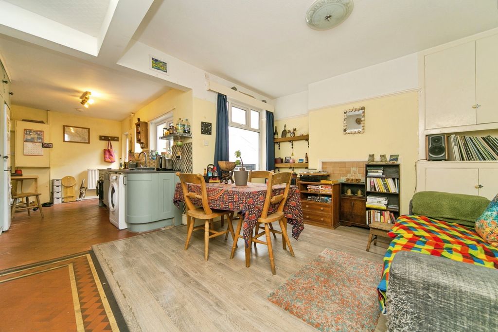 Property photo 2 of 19 Pbox-Img.Jpg