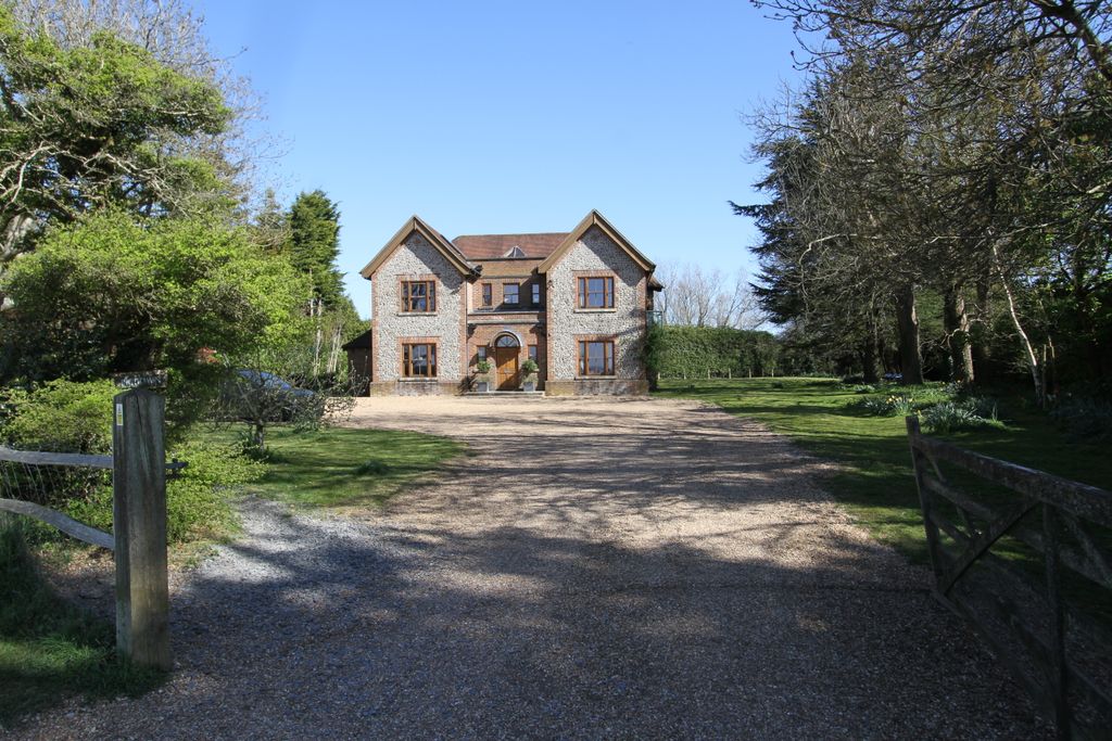 Property photo 1 of 32