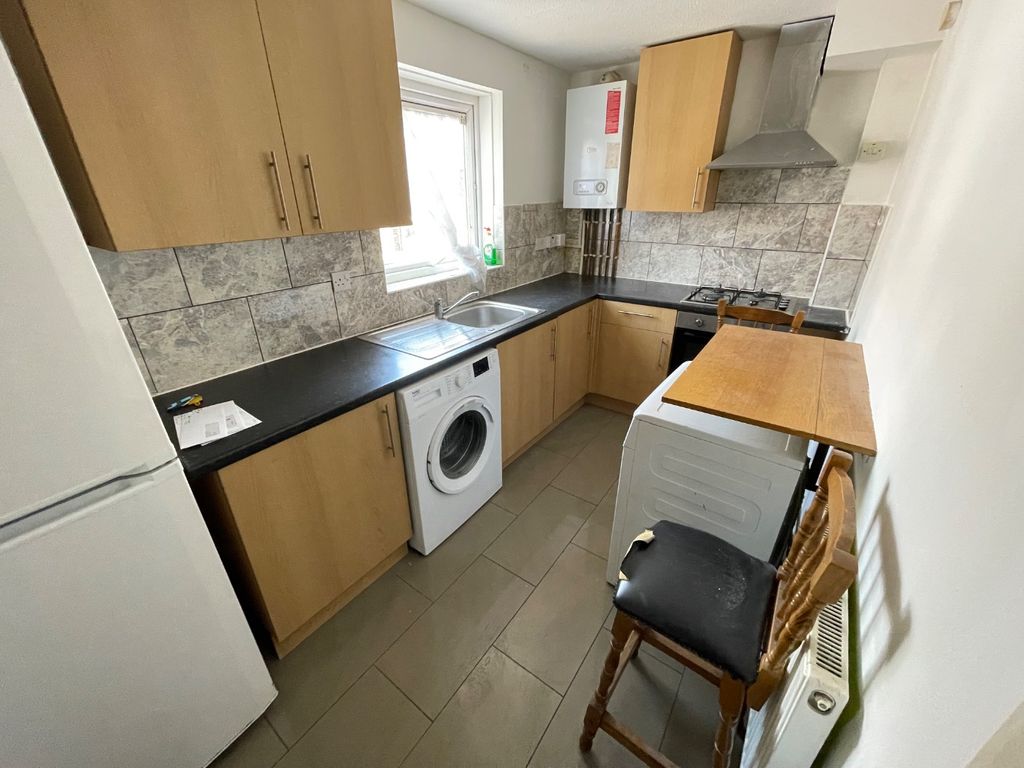 Property photo 3 of 6 1515853