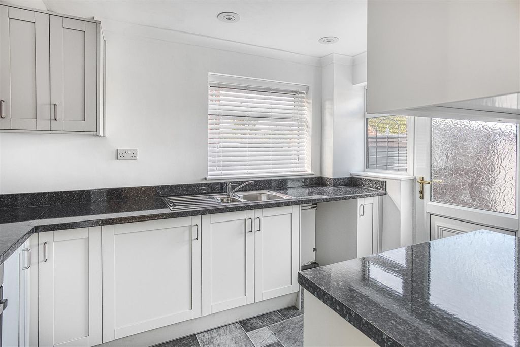 Property photo 2 of 17 316A0299_Hdr.Jpg