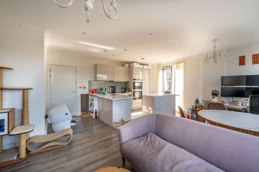 Property photo 3 of 16