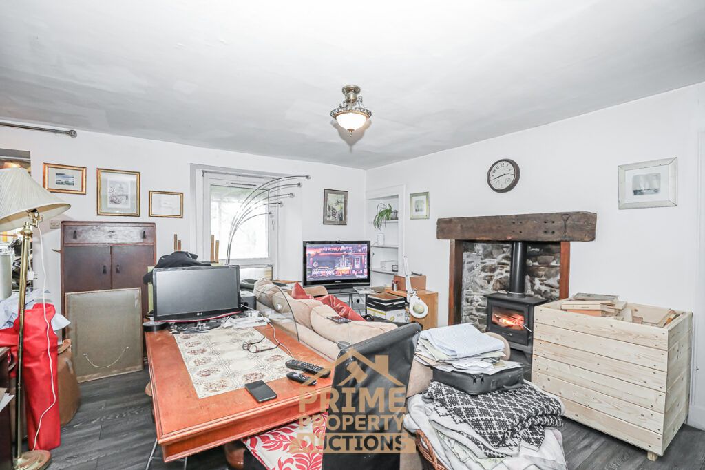 Property photo 2 of 20