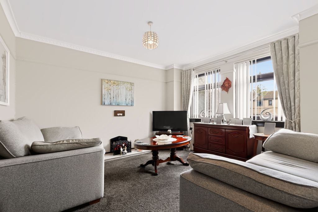 Property photo 2 of 30