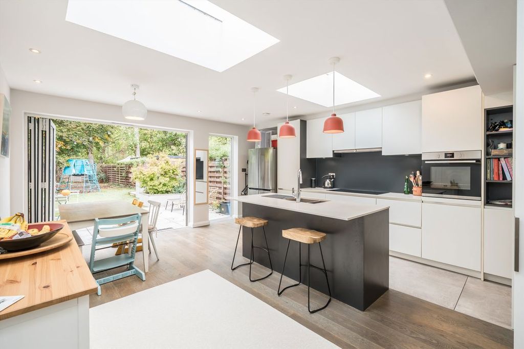 Property photo 3 of 6