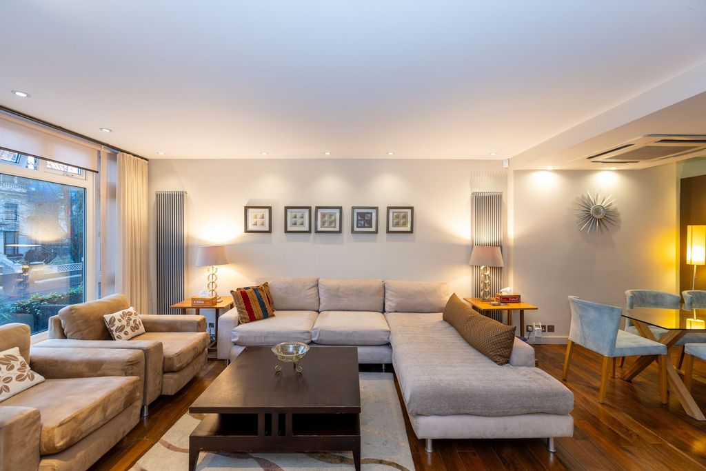 Property photo 2 of 47