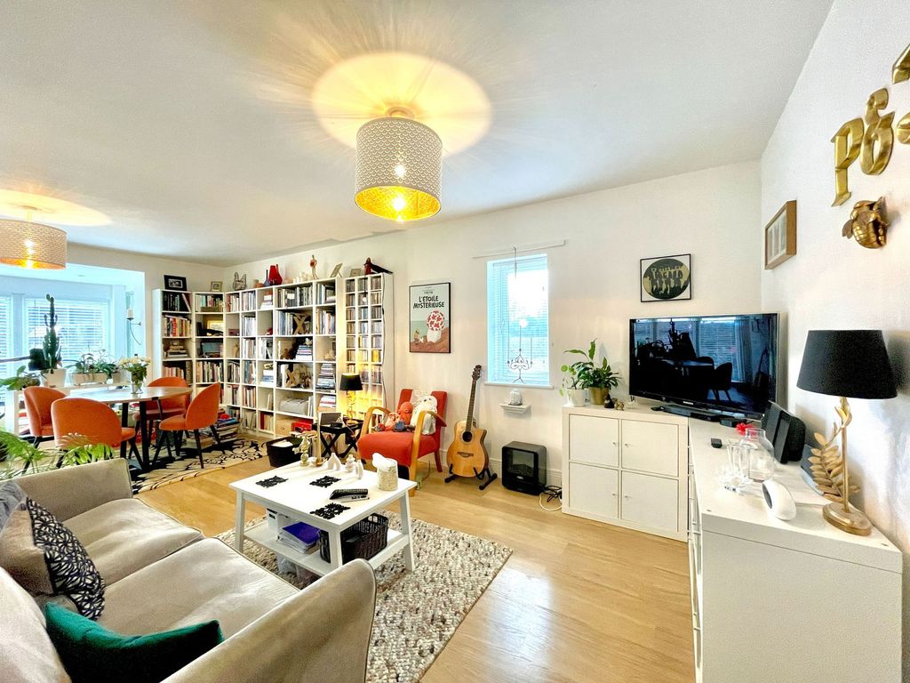 Property photo 3 of 17