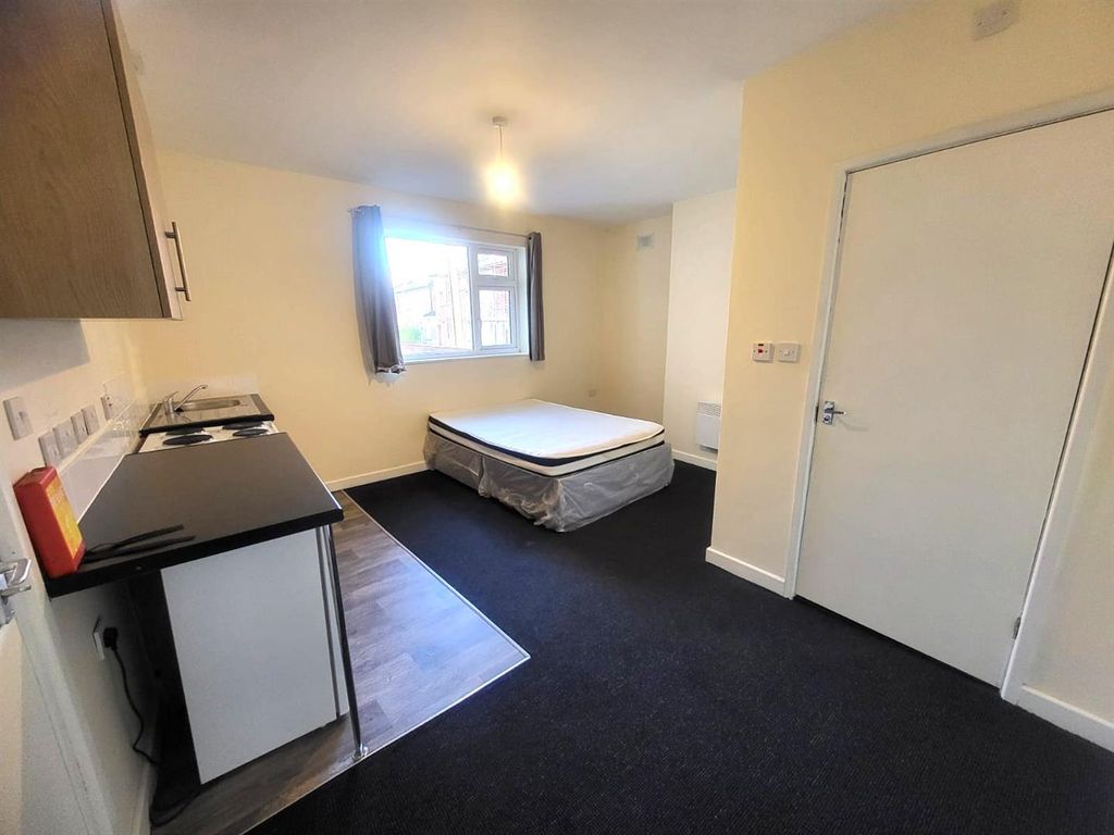 Property photo 2 of 7 Studio Pic 1