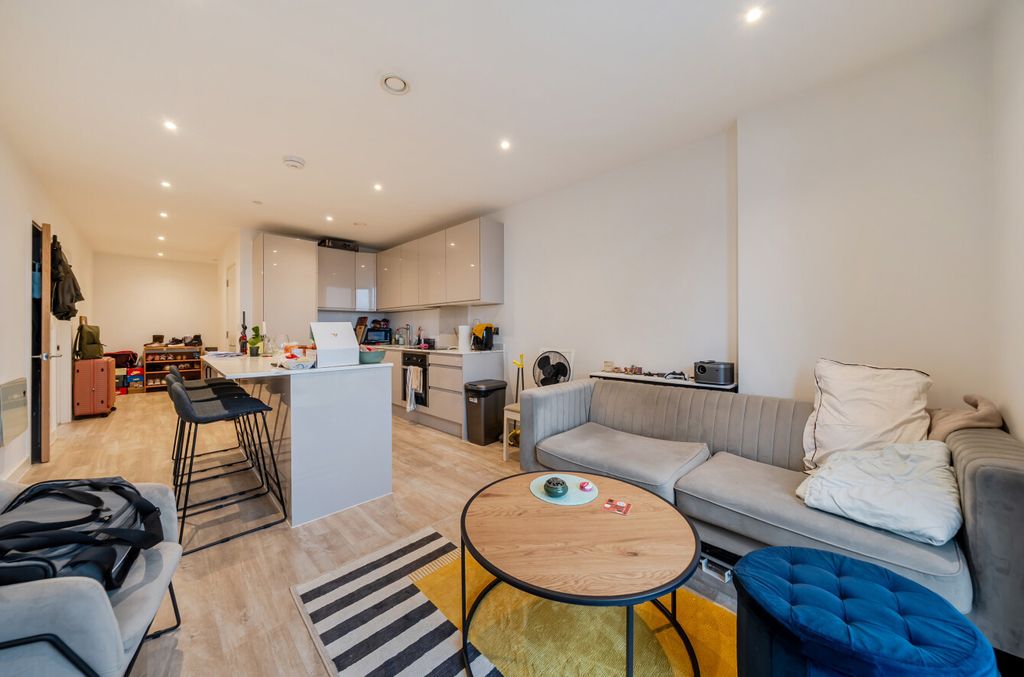 Property photo 3 of 17 1528654-10-1A13F1...