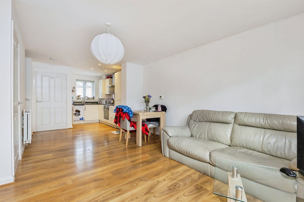 Property photo 3 of 19