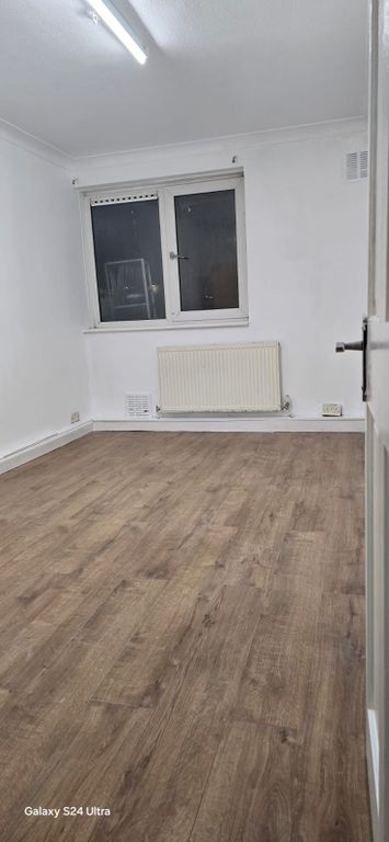 Property photo 3 of 8 Gallery