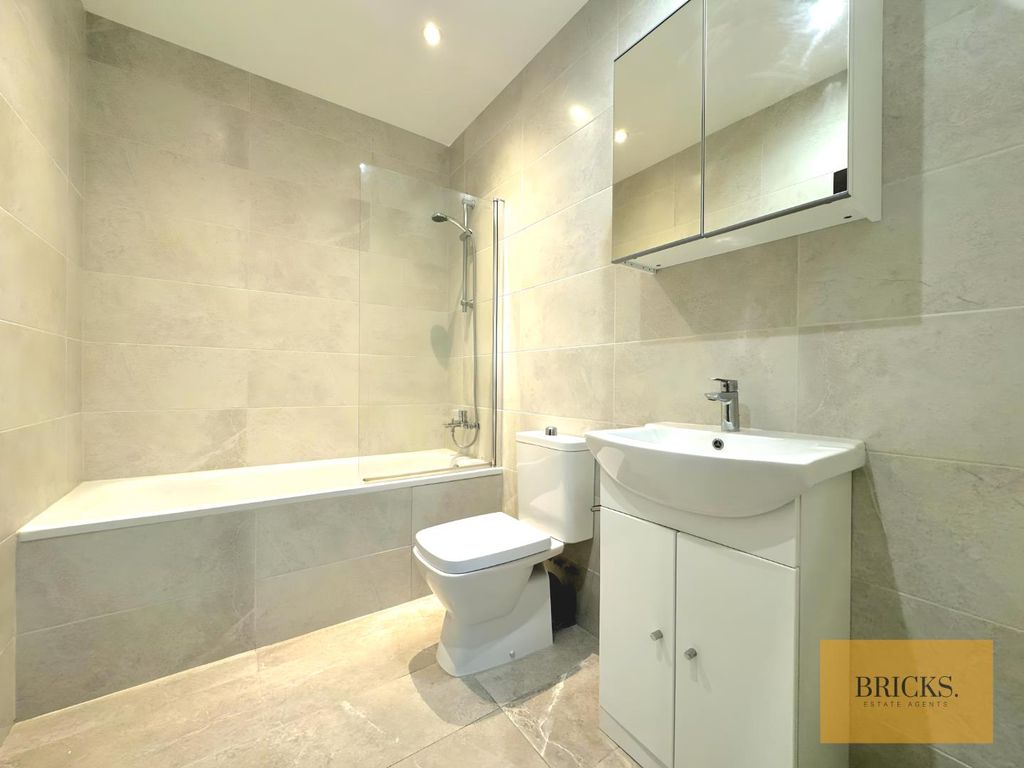 Property photo 3 of 25