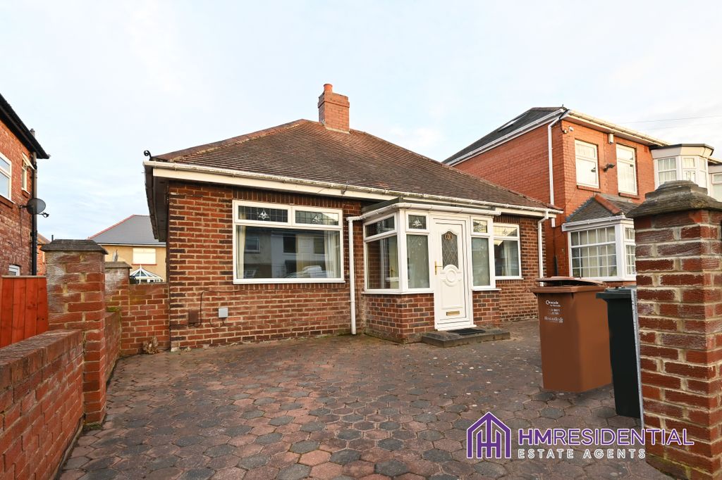 Property photo 1 of 9 2 Bedroom Detached Bungalow For Rent On Hall Avenue Fenham Newcastle Upon Tyne Ne4 9Hx From The 15/07/2026 £995.00