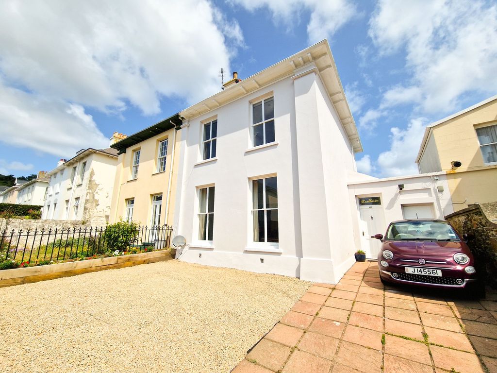 Property photo 1 of 33