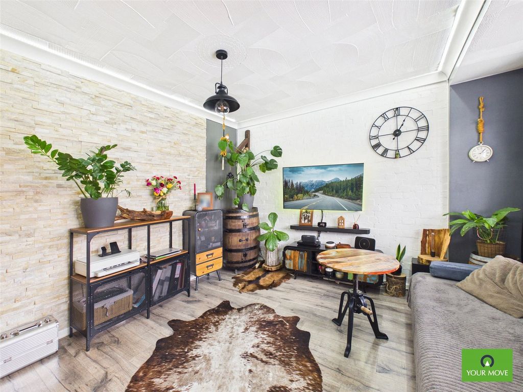 Property photo 2 of 18 Front