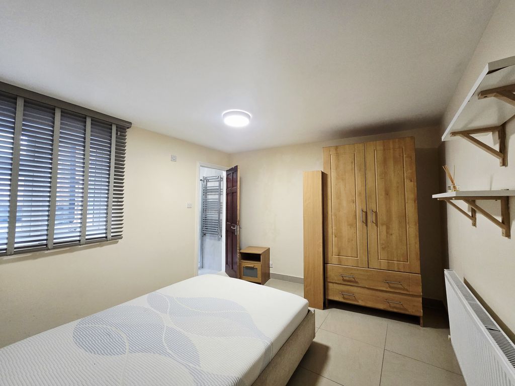 Property photo 3 of 7 Gallery