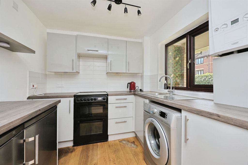 Property photo 2 of 10