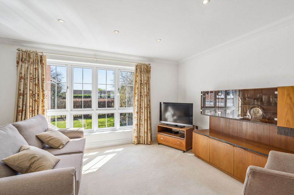 Property photo 2 of 15