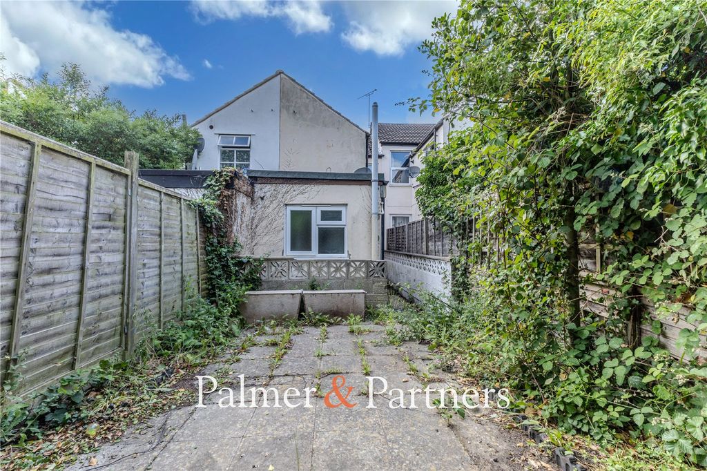 Property photo 2 of 11 Picture No. 01