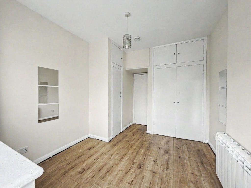 Property photo 3 of 6 Picture No. 04