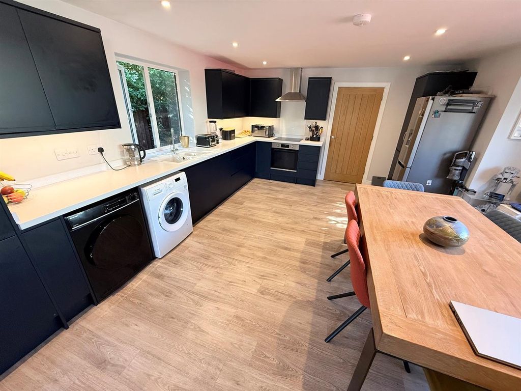 Property photo 2 of 13 Kitchen/Dining Room