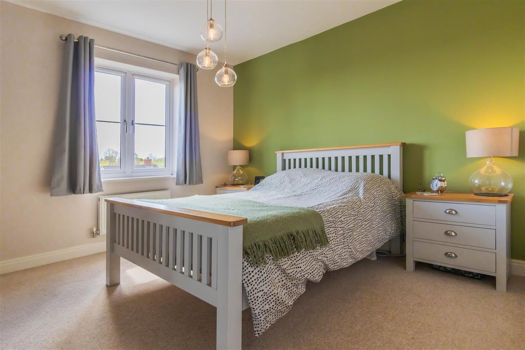 Property photo 2 of 36