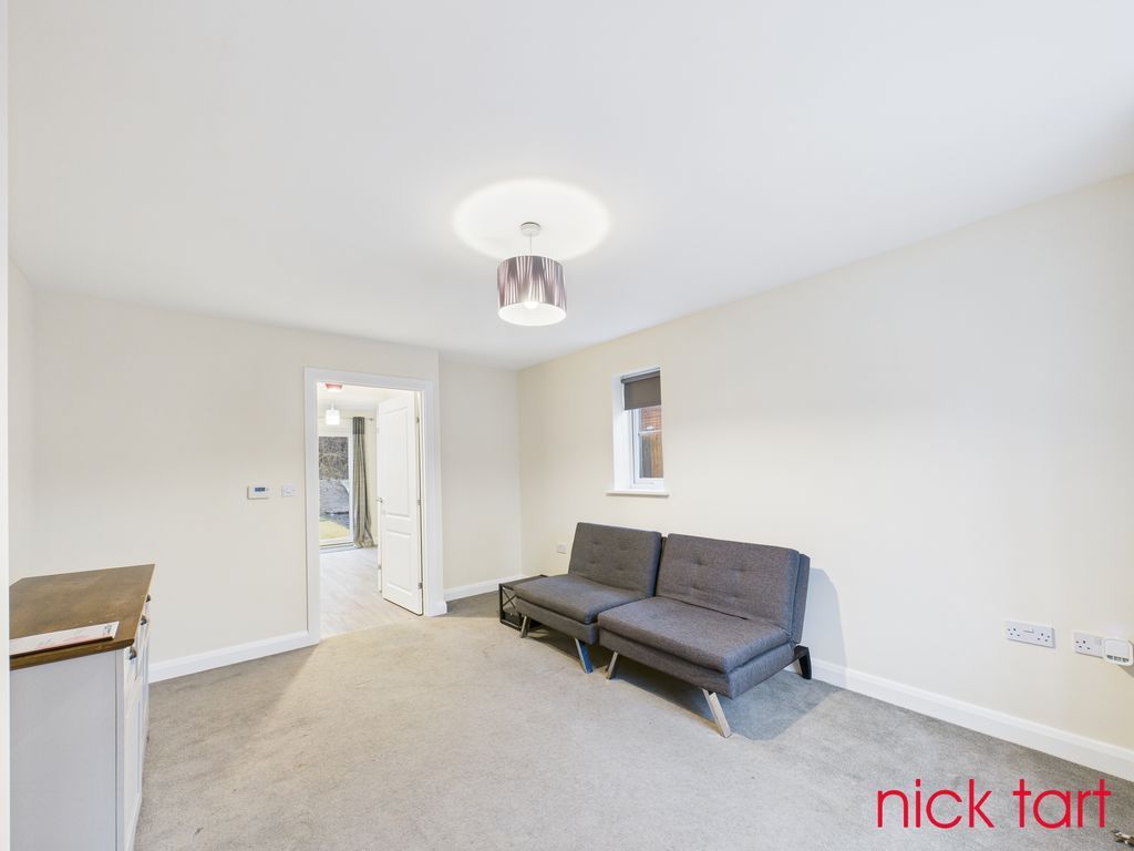 Property photo 2 of 11 Photo 8