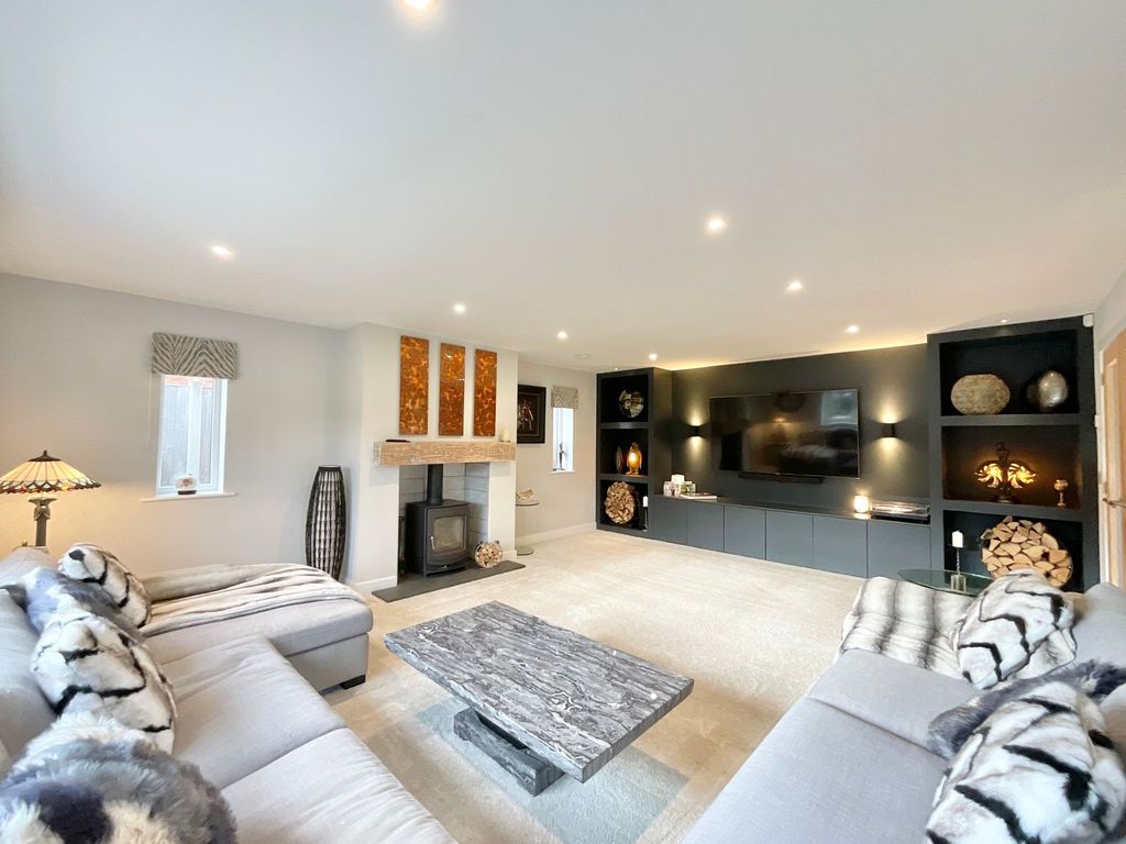 Property photo 3 of 35