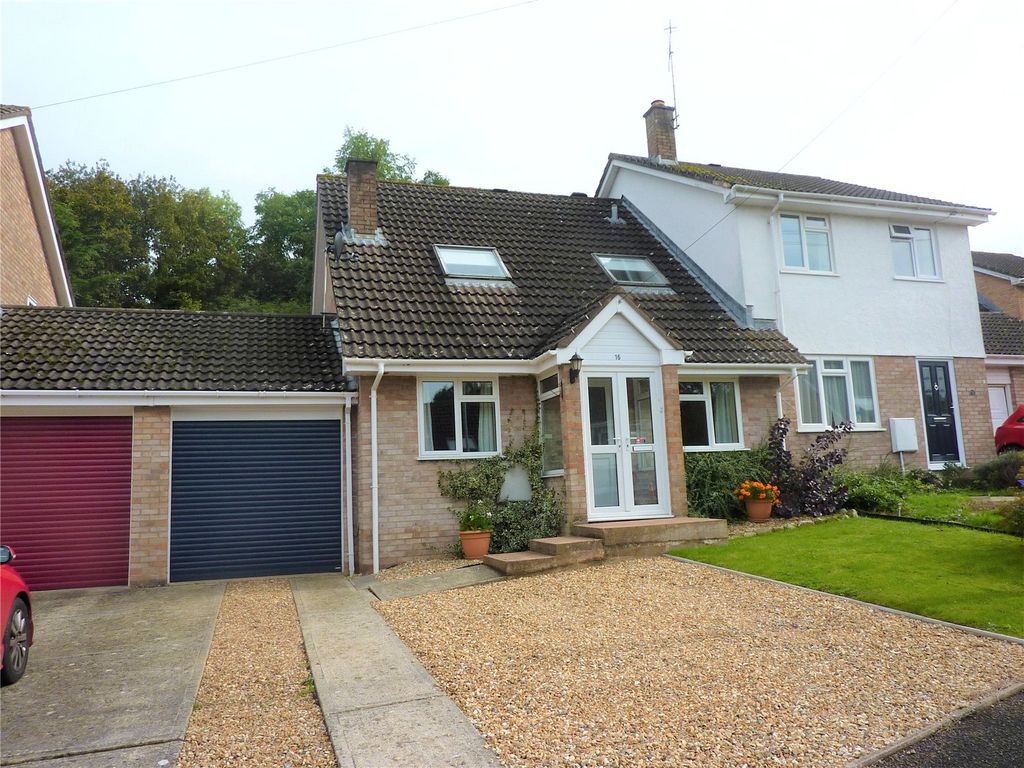Property photo 1 of 7 External