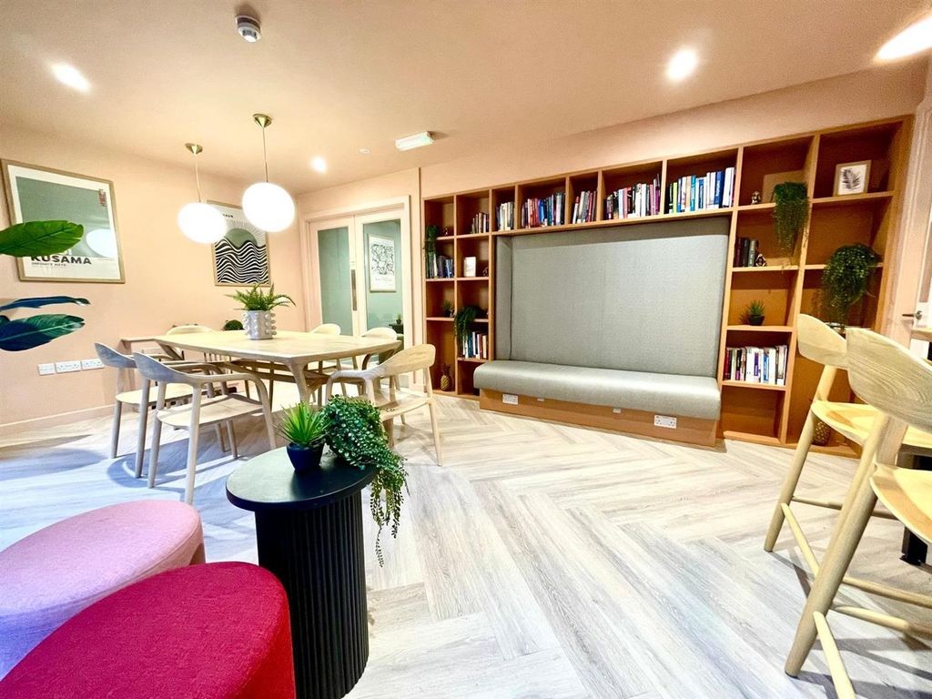 Property photo 1 of 35