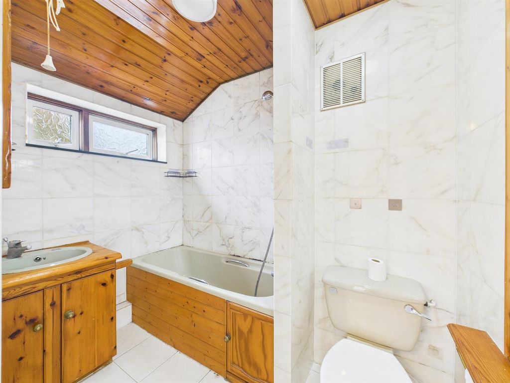 Property photo 3 of 6 Cam05080G0-Pr0202-Still007.Jpg