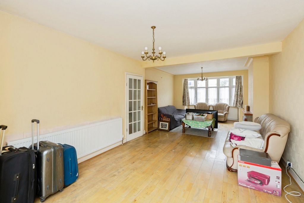 Property photo 2 of 18 Photo