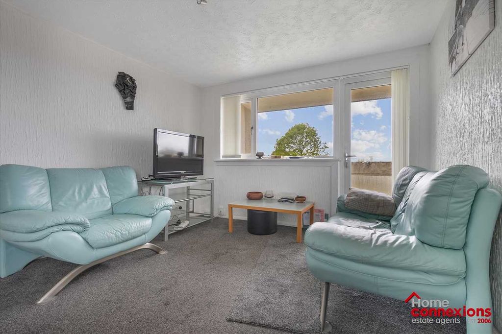 Property photo 2 of 17 Lounge Dining (1)