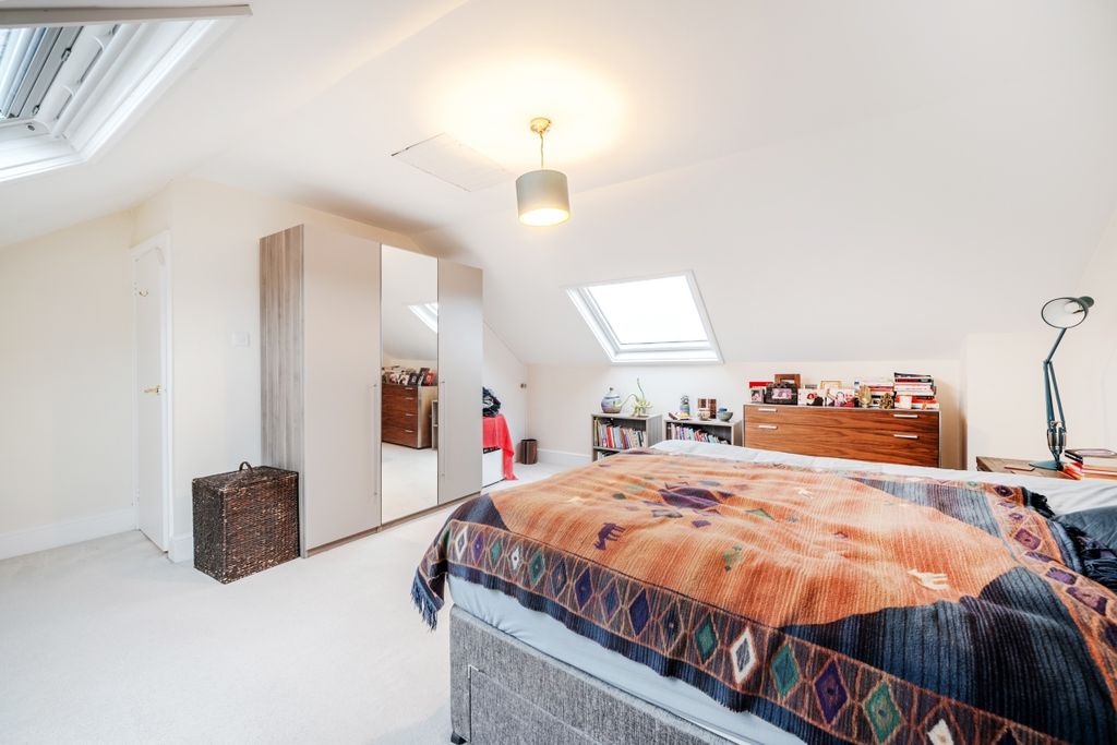 Property photo 2 of 11 1410503-3-698Df9F...