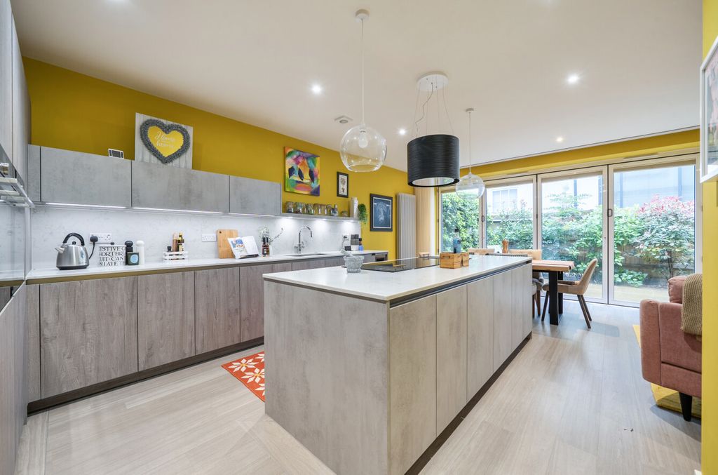 Property photo 3 of 18 1470736-6-6A217Be...