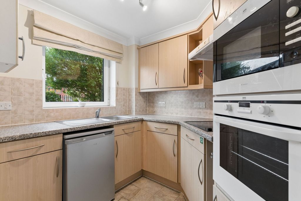 Property photo 2 of 10