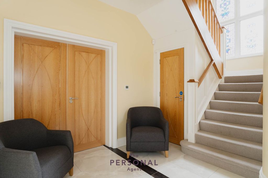 Property photo 3 of 5