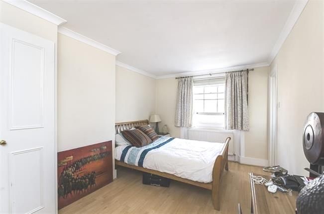Property photo 3 of 10 Bedroom